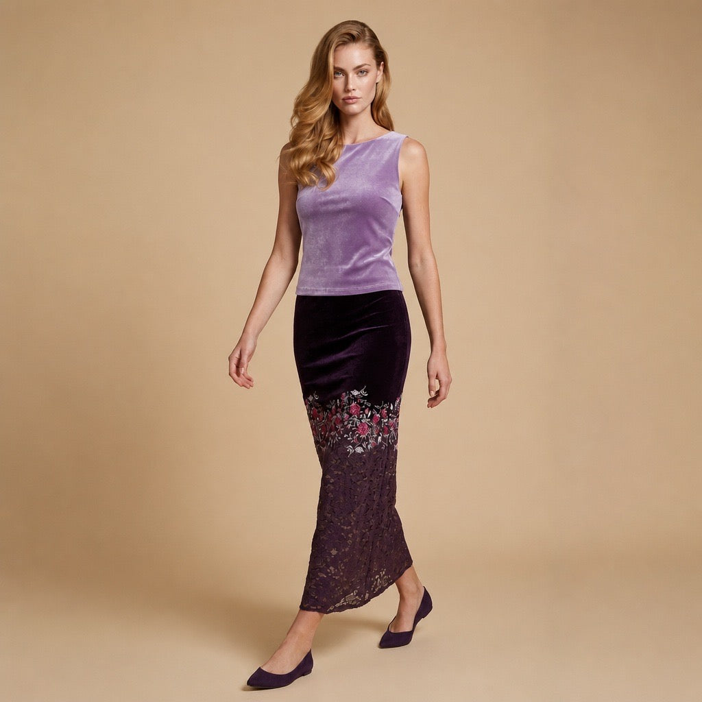 Elegant Velvet and Lace Skirt with Embroidery